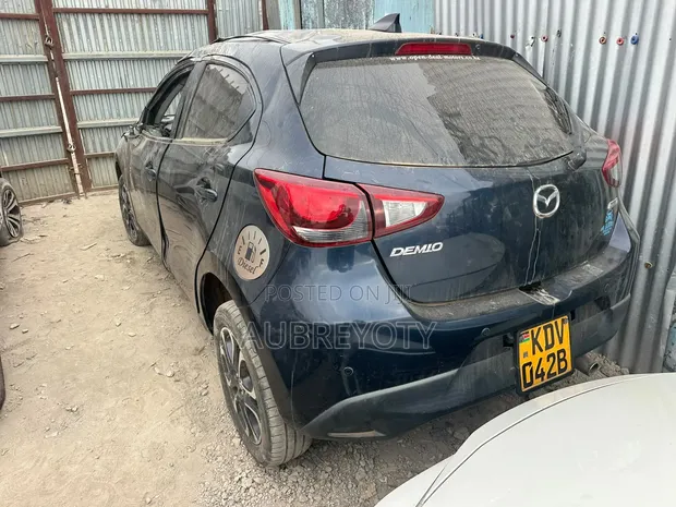 Mazda Demio 2016 Black - 1