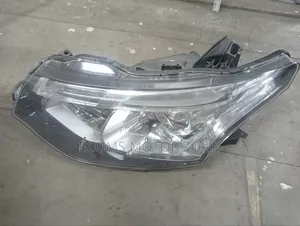 Mitsubishi Outlander 2012 Headlight