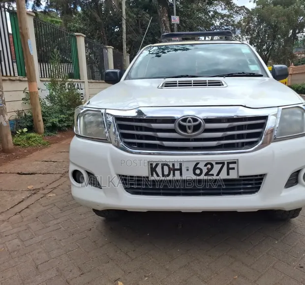 Toyota Hilux 2015 Pickup - 1