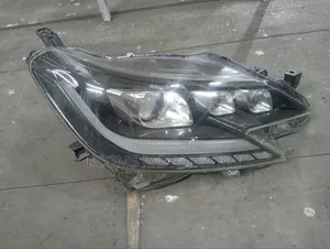 Taa ya Mbele ya Toyota Mark X 2018 (Iliyotumika)