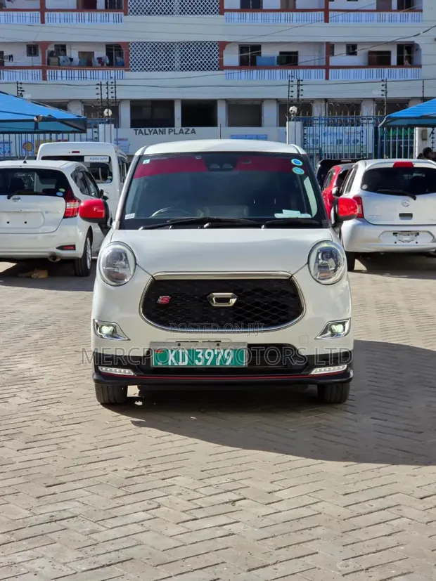Daihatsu Cast 2019 White - 1