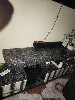 Stendi ya TV Bei Nafuu kutoka kwa Jimmy