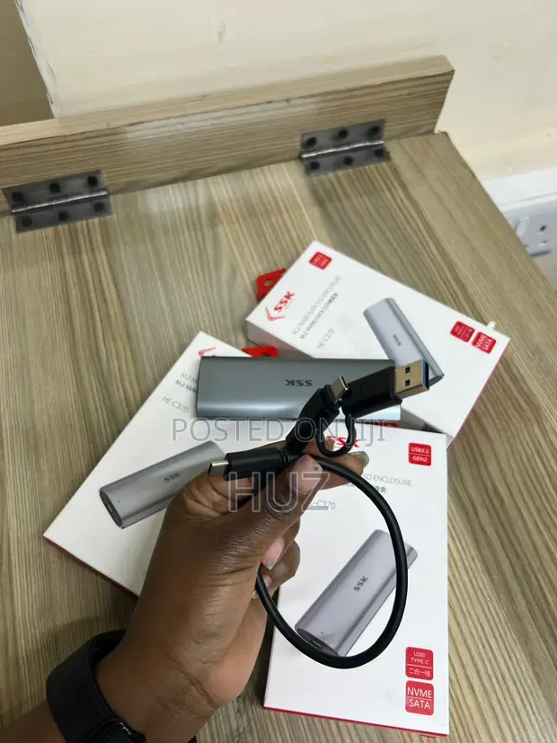USB-C 3.2 M.2 NVMe/SATA External SSD Enclosure - 1