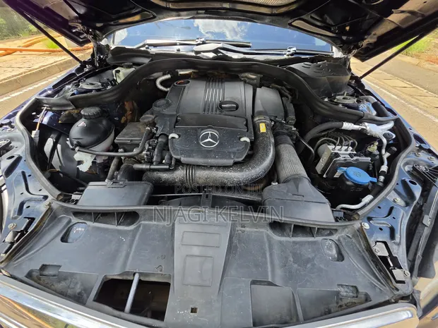 Mercedes-Benz E200 2012 Blue - 1
