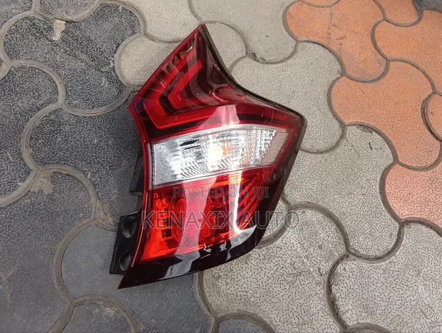 Nissan Note Taillight (Ex-Japan) - 1