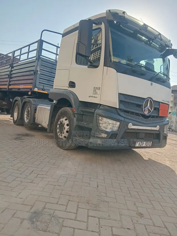 Trailers and Transporters Specialists - 1