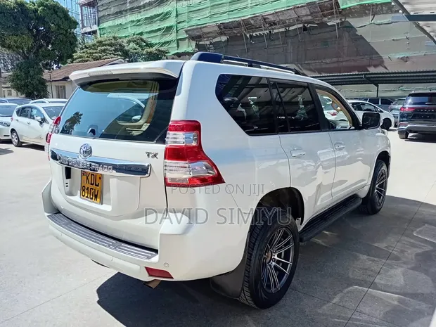 Toyota Land Cruiser Prado 2015 Nyeusi - 1