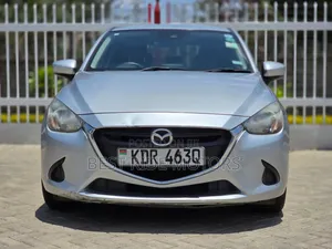 Mazda Demio 2017 Nyeupe