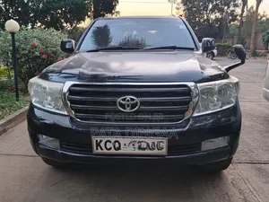 Toyota Land Cruiser V8 2012