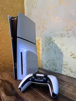 PS5 Slim Disc Edition - Imetumika Miezi 7