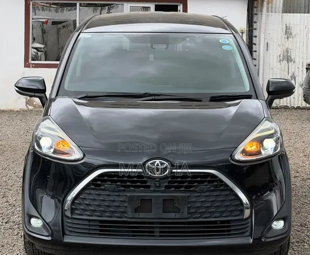 Toyota Sienta 2019 Black - 1