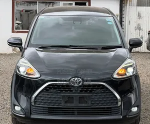 Toyota Sienta 2019 Nyeusi