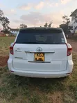 Toyota Vanguard 2010 Nyeupe - 2