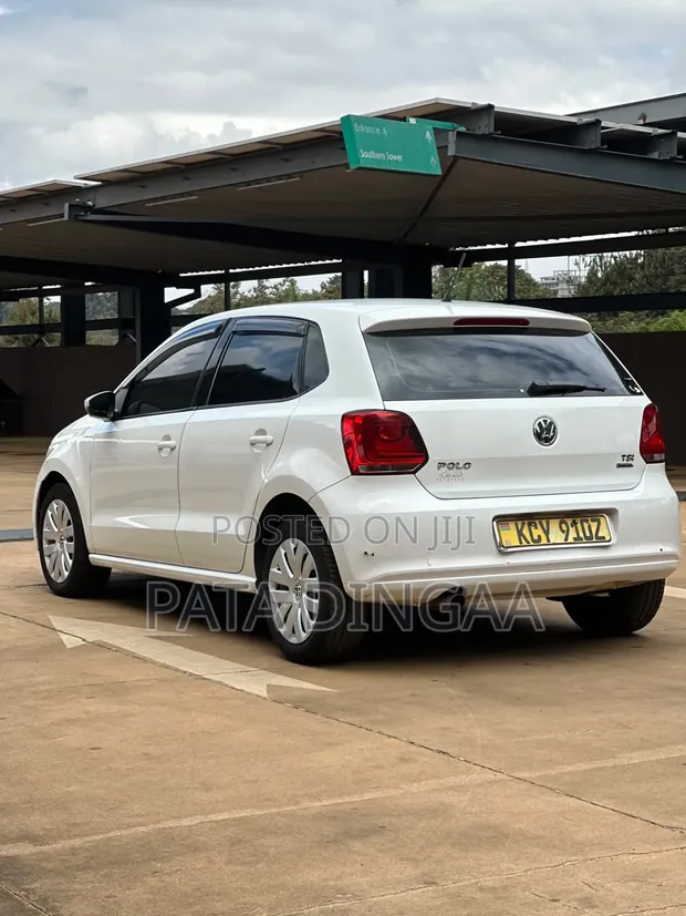 Volkswagen Golf 2013 Nyeupe - 1