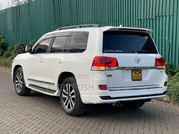 Toyota Land Cruiser V8 2011 - 1