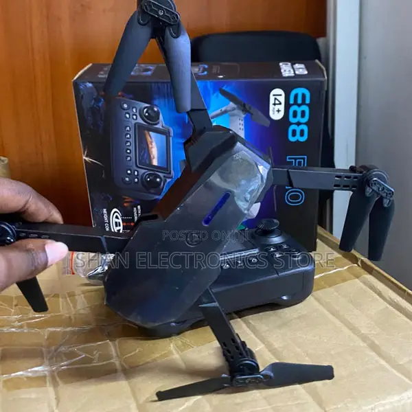 E88 Pro Mini Drone na Skrini kwa Upigaji Picha Angani - 1
