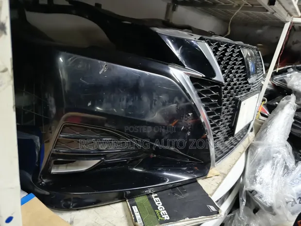 Toyota Crown Athlete Nosecut 2019 - 1