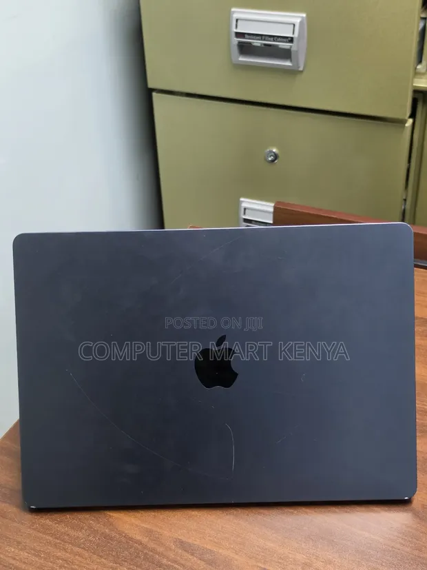 Apple MacBook Air 2024 M3 15-inch 8GB RAM 256GB SSD - 1
