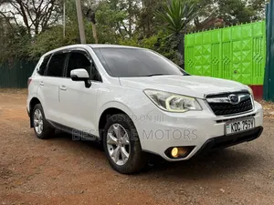 Subaru Forester 2014 Nyeupe