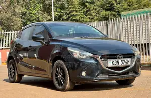 Mazda Demio 2016 Nyeusi