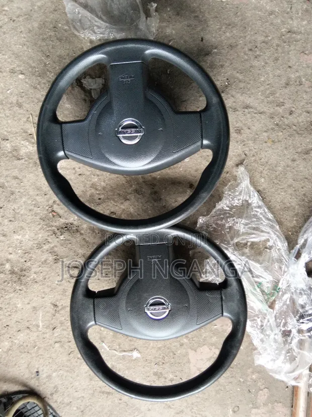 Nissan Note (Old Model) / Wingroad Steering Wheel - 1