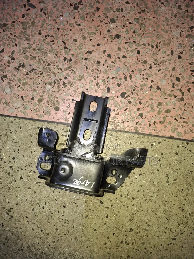 Brand New Mazda Demio Gearbox Mount - 1