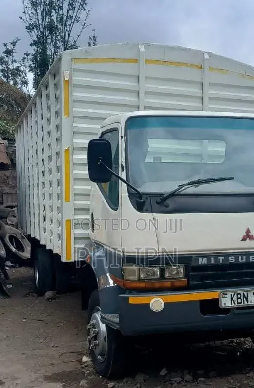 Mitsubishi FH Lori Rigid 2009 - 1