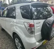 Toyota Rush 1.5 AWD 2009 Nyeupe - 4