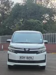 Toyota Voxy 2016 Nyeupe - 1
