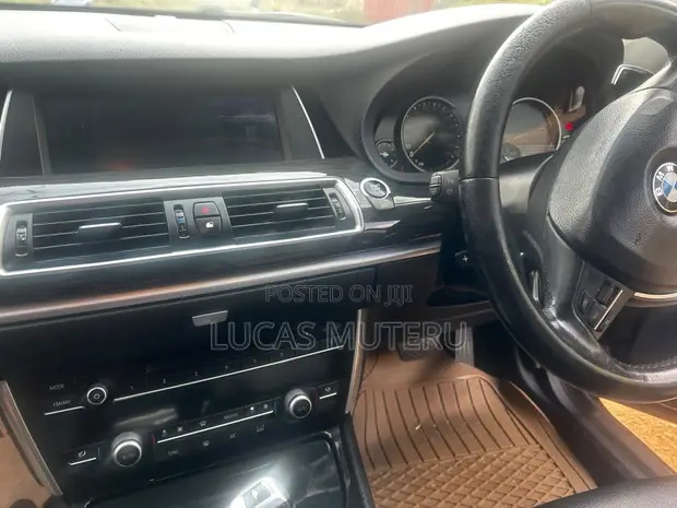 BMW 528i GT 2015 Black - 1