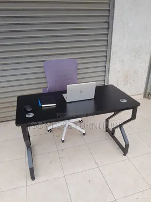 Kiti cha Ofisi cha Mtendaji chenye Mikono Inayoweza Kurekebishwa - Nyeupe