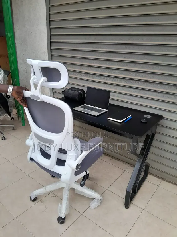 Kiti cha Ofisi chenye Headrest Inayoweza Kurekebishwa - Nyeupe - 1