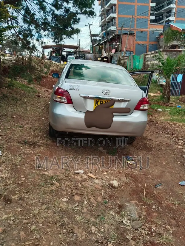 Toyota Belta 2007 Nyeupe - 1