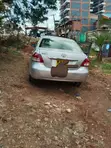 Toyota Belta 2007 Nyeupe - 1