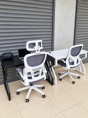 Meza ya Ofisi ya Mtendaji na Kiti cha Ergonomic