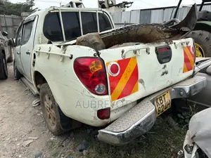 Mitsubishi L200 2015 - Bima Salvage