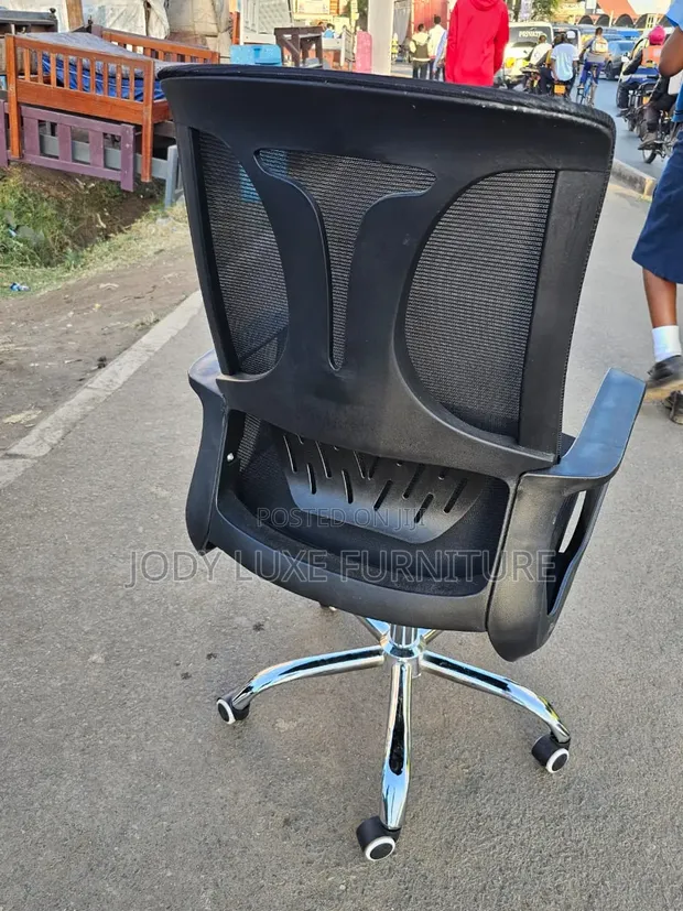 Executive Office Chair - Brand New - 1