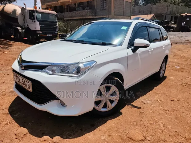 Toyota Corolla Fielder 2015 White - 1