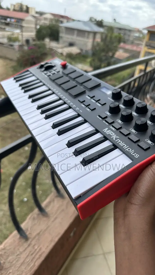 Akai MPK Miniplus MIDI Controller - 1