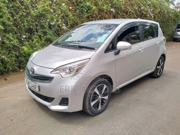Toyota Ractis 2016 Silver - 1