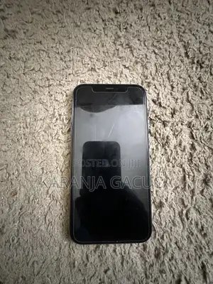 Apple iPhone 11 64GB Nyeusi