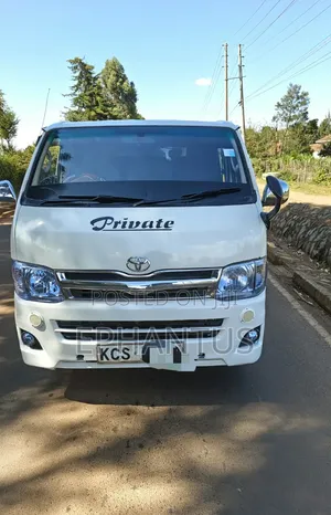 Toyota HiAce 2011 Commuter DX - Ina Viti 14