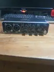 Behringer U-Phoria UMC202HD Audio Interface - 4