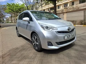 Toyota Ractis 1.5 FWD 2016 Silver