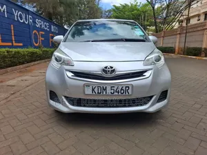 Toyota Ractis 1.5 FWD 2016 Silver