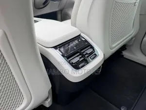 Volvo XC90 T5 Momentum 7 Passenger AWD 2020