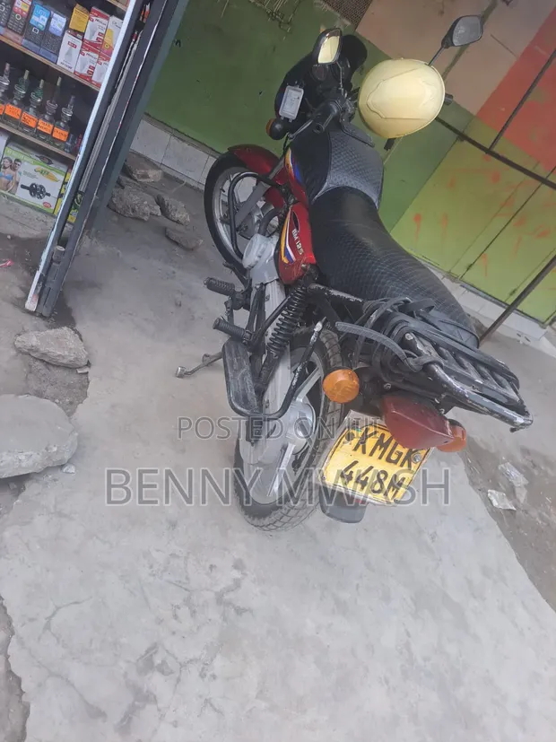 Bajaj Boxer 125 2023 Nyekundu - 1