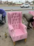 Kiti cha Pedicure cha Pink Velvet King Size chenye Fremu ya Dhahabu - 3