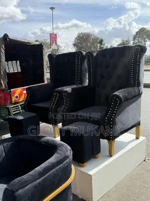 Kiti cha Pedicure cha Velvet Nyeusi cha Ukubwa wa King na Stool
