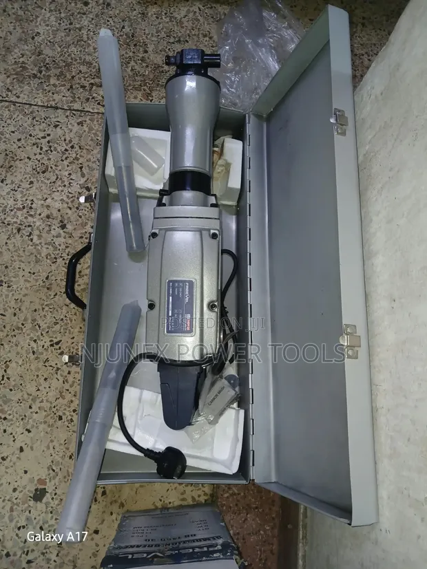 Freevel Demolition Breaker DB 1450-30 (Jackhammer ya Umeme 1450W) - 1